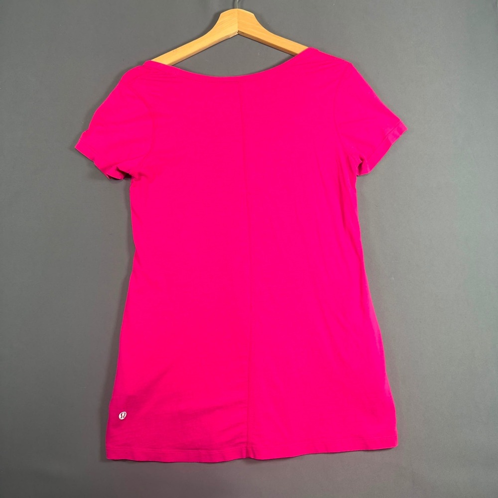 Lululemon Back In Action Tee Womens Size 4 Hot Pink Short Sleeve Pocket Top - Picture 2 of 4